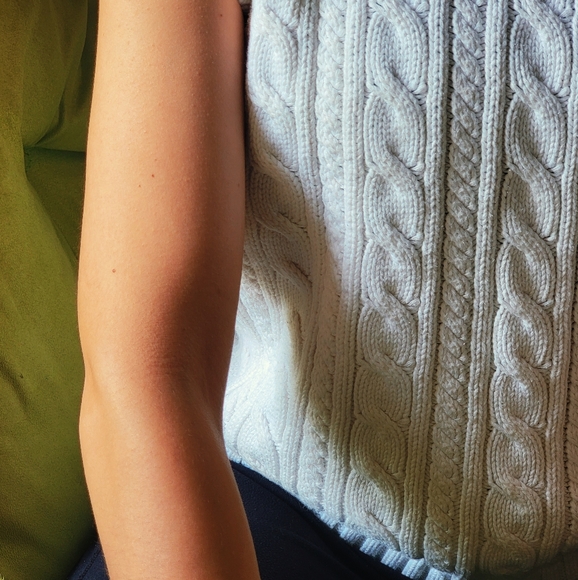 Sweater - Picture 4 of 4